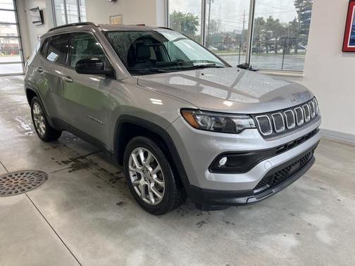2022 Jeep Compass Latitude Lux