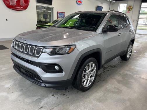 2022 Jeep Compass Latitude Lux