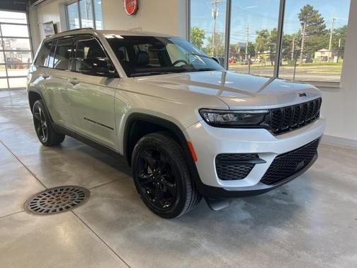 2023 Jeep Grand Cherokee Altitude