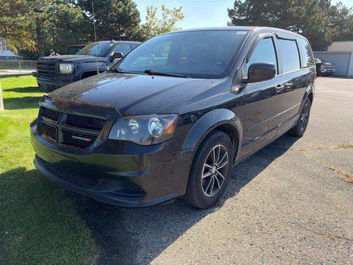 Brilliant Black Crystal Pearlcoat 2016 Dodge Grand Caravan AVP/SE