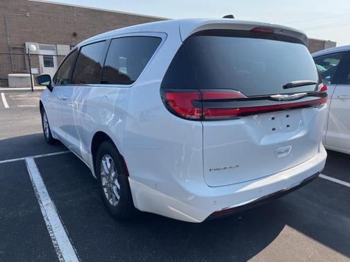 2025 Chrysler Pacifica L