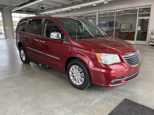 2014 Chrysler Town & Country Limited