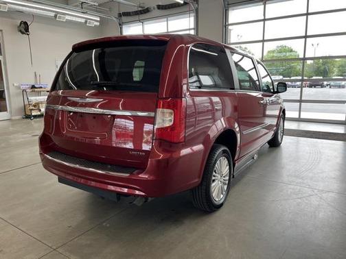 2014 Chrysler Town & Country Limited