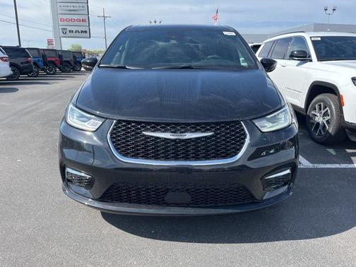 2025 Chrysler Pacifica L