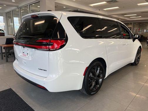 2026 Chrysler Pacifica Limited