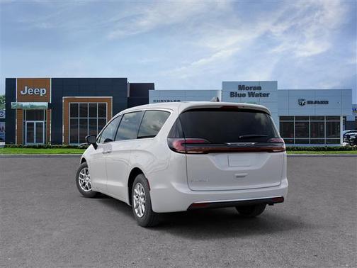 Bright White Clearcoat 2027 Chrysler Pacifica L
