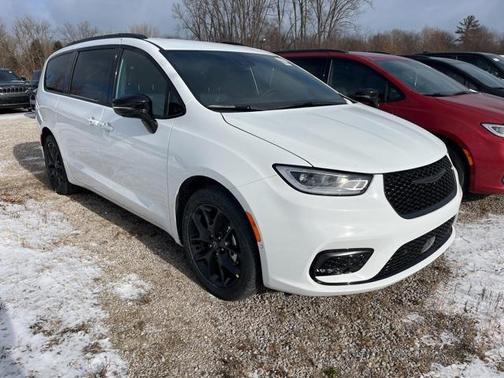 2026 Chrysler Pacifica L