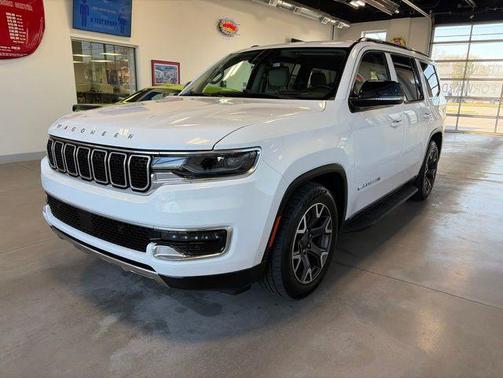 Bright White Clearcoat 2024 Jeep Wagoneer Series III 4x4