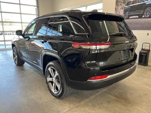 2022 Jeep Grand Cherokee 4xe Base