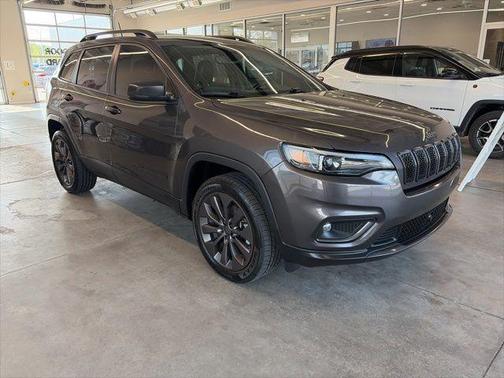 Granite Crystal Metallic Clearcoat 2021 Jeep Cherokee Latitude Lux