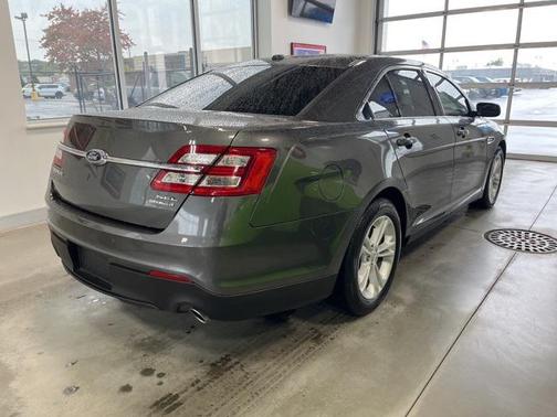 2015 Ford Taurus SEL