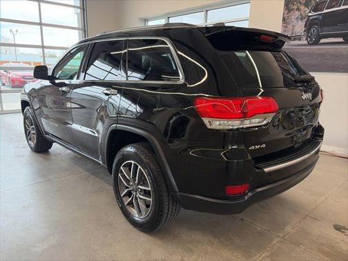 Diamond Black Crystal Pearlcoat 2019 Jeep Grand Cherokee Limited