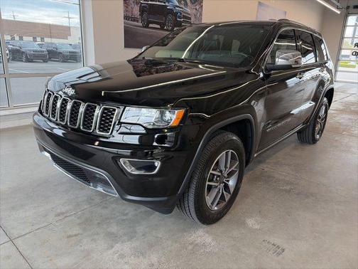 Diamond Black Crystal Pearlcoat 2019 Jeep Grand Cherokee Limited