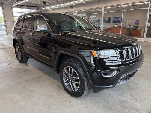 Diamond Black Crystal Pearlcoat 2019 Jeep Grand Cherokee Limited