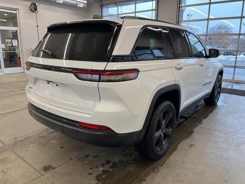 2024 Jeep Grand Cherokee Altitude