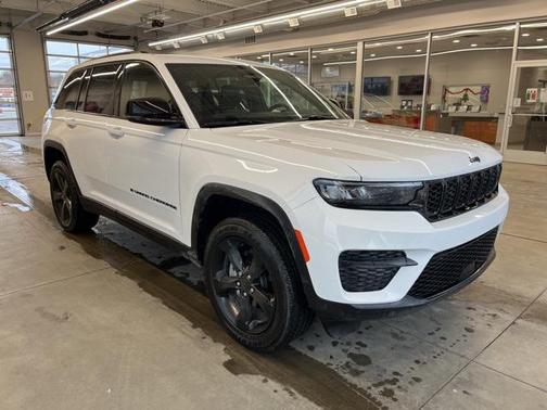 2024 Jeep Grand Cherokee Altitude