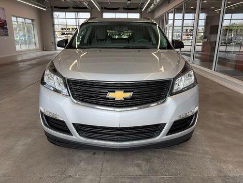 Silver Ice Metallic 2016 Chevrolet Traverse LS