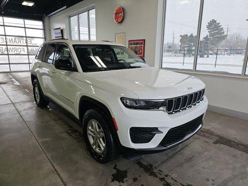 2023 Jeep Grand Cherokee Laredo