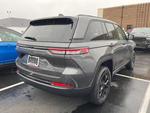 2025 Jeep Grand Cherokee Altitude
