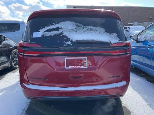 Red Hot Pearlcoat 2026 Chrysler Pacifica Limited