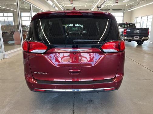 2018 Chrysler Pacifica Touring-L Plus
