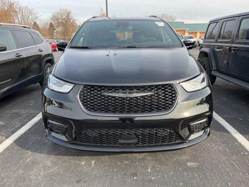 Diamond 2026 Chrysler Pacifica Limited