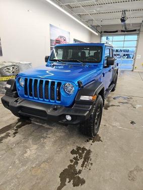 2021 Jeep Gladiator Sport