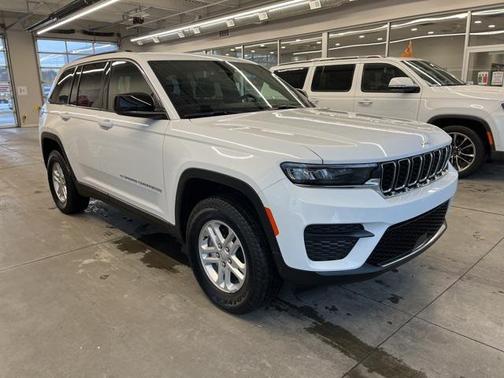 2024 Jeep Grand Cherokee Laredo