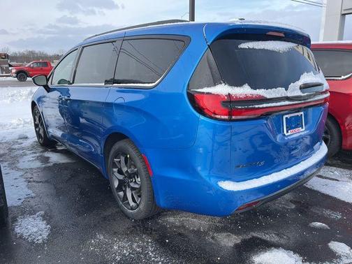 2026 Chrysler Pacifica L