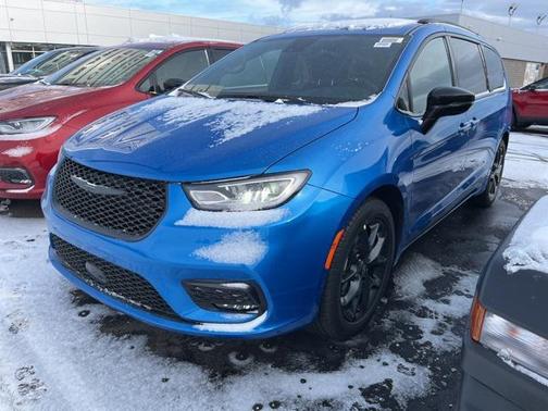 2026 Chrysler Pacifica L