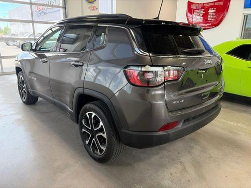Granite Crystal Metallic Clearcoat 2022 Jeep Compass Limited