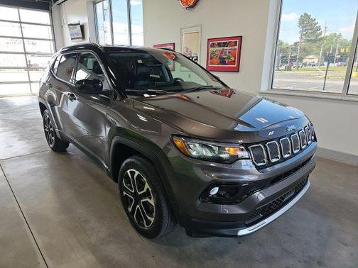 Granite Crystal Metallic Clearcoat 2022 Jeep Compass Limited