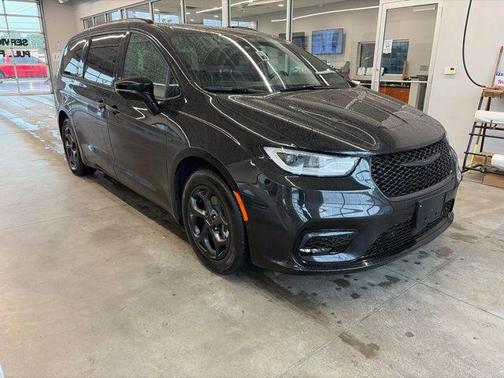 Black 2024 Chrysler Pacifica Hybrid Premium S Appearance Pkg