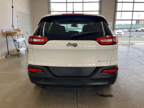 2015 Jeep Cherokee Sport