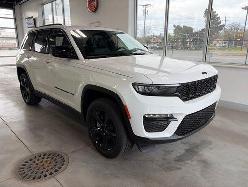 Bright White Clearcoat 2025 Jeep Grand Cherokee Limited