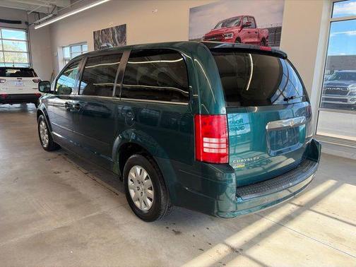 Green Pearl 2009 Chrysler Town & Country LX