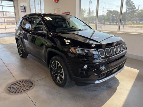 Diamond Black Crystal Pearlcoat 2022 Jeep Compass Limited