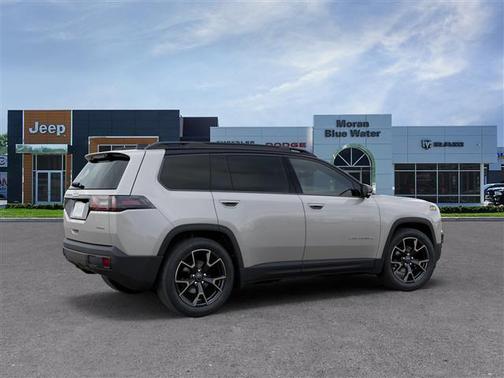 Silver Zynith Clearcoat 2026 Jeep Cherokee Overland