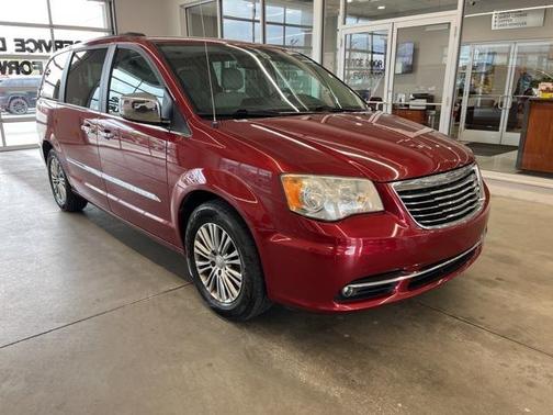 2013 Chrysler Town & Country Touring-L