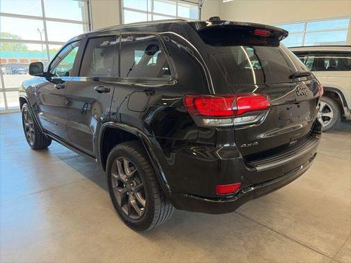 Diamond Black Crystal Pearlcoat 2021 Jeep Grand Cherokee 80th Anniversary 4x4