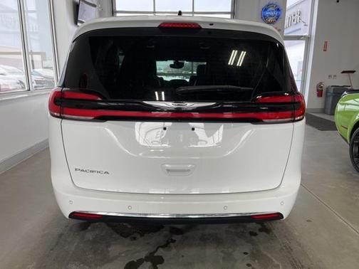 2025 Chrysler Pacifica L