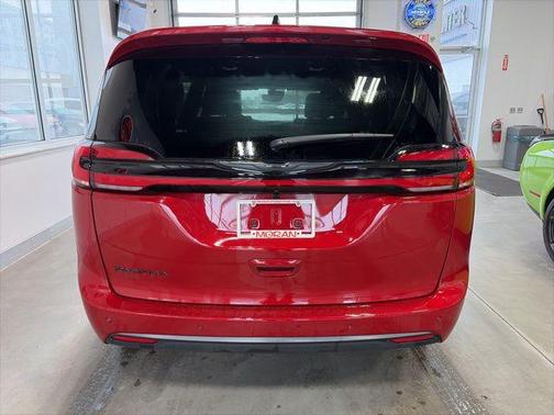 2026 Chrysler Pacifica L