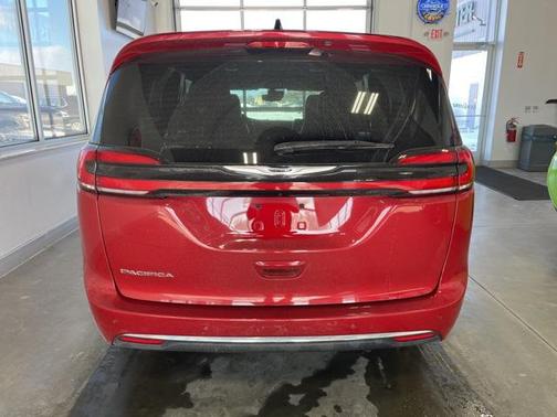 2025 Chrysler Pacifica L