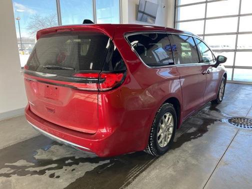 2025 Chrysler Pacifica L