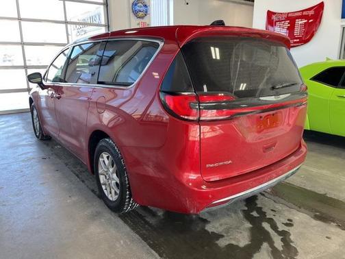 2025 Chrysler Pacifica L