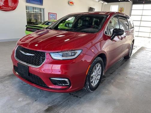 2025 Chrysler Pacifica L