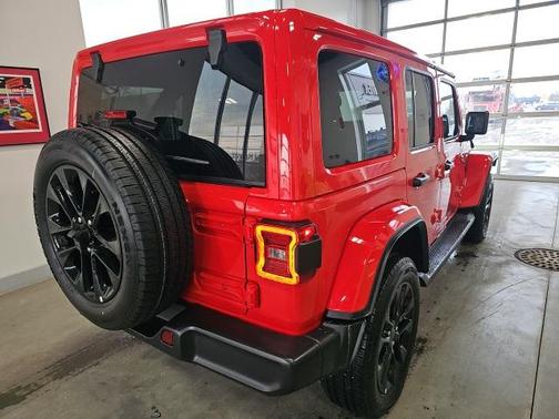 2025 Jeep Wrangler 4xe Sahara
