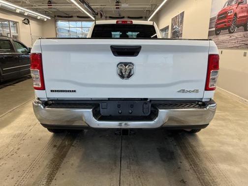 2024 RAM 3500 Big Horn Crew Cab 4x4 8' Box