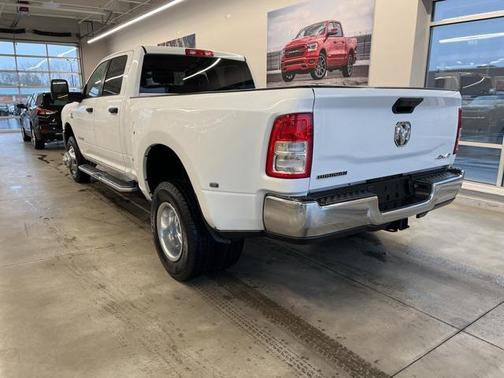 2024 RAM 3500 Big Horn Crew Cab 4x4 8' Box