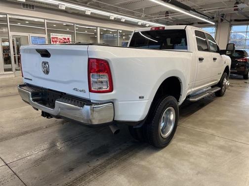 2024 RAM 3500 Big Horn Crew Cab 4x4 8' Box